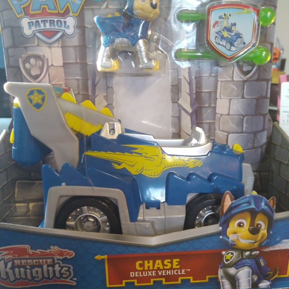 Paw patrol Chase deluxe vehicle
